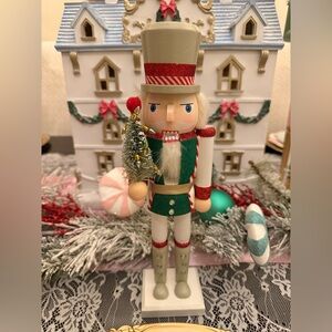 12” White Christmas Nutcracker Soldier with Christmas Tree